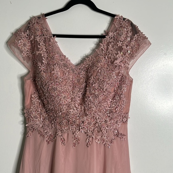Sublime collection dusty pink beaded lace saffron maxi formal dress size L - Picture 4 of 14